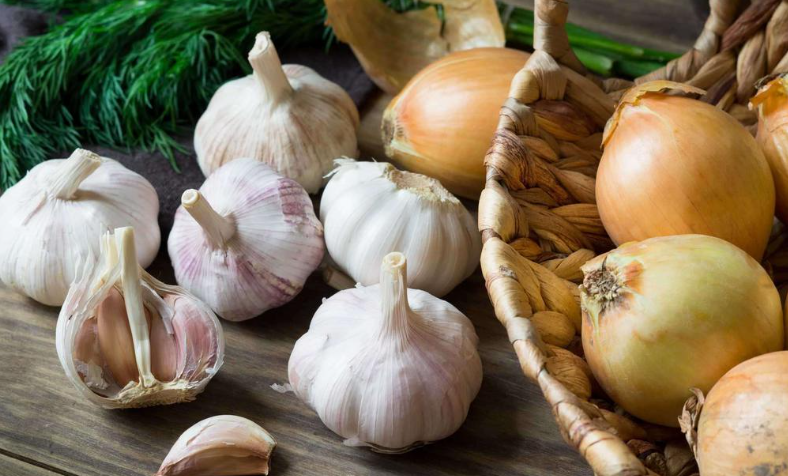 Ail et oignon dans la cuisine méditerranéenne