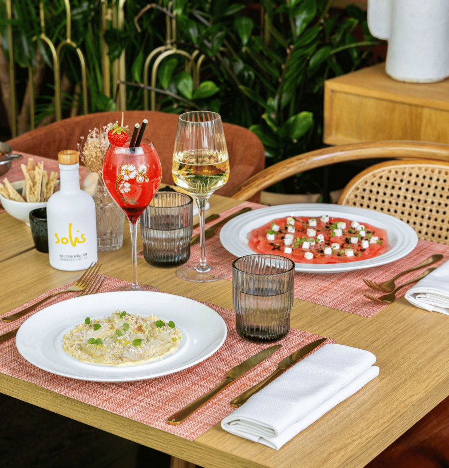 table élégante solis